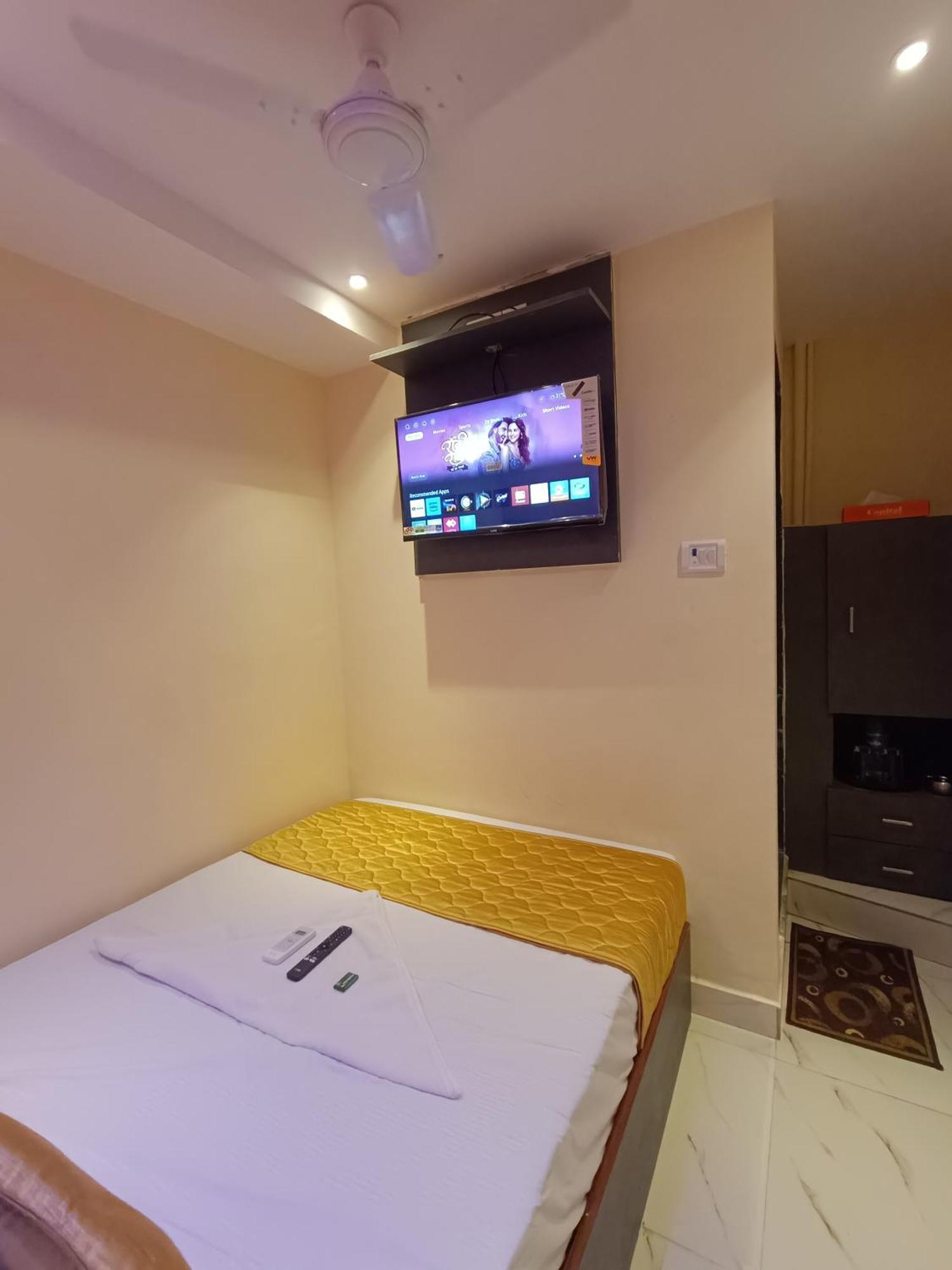 Hotel Powai Residency Мумбаи Экстерьер фото