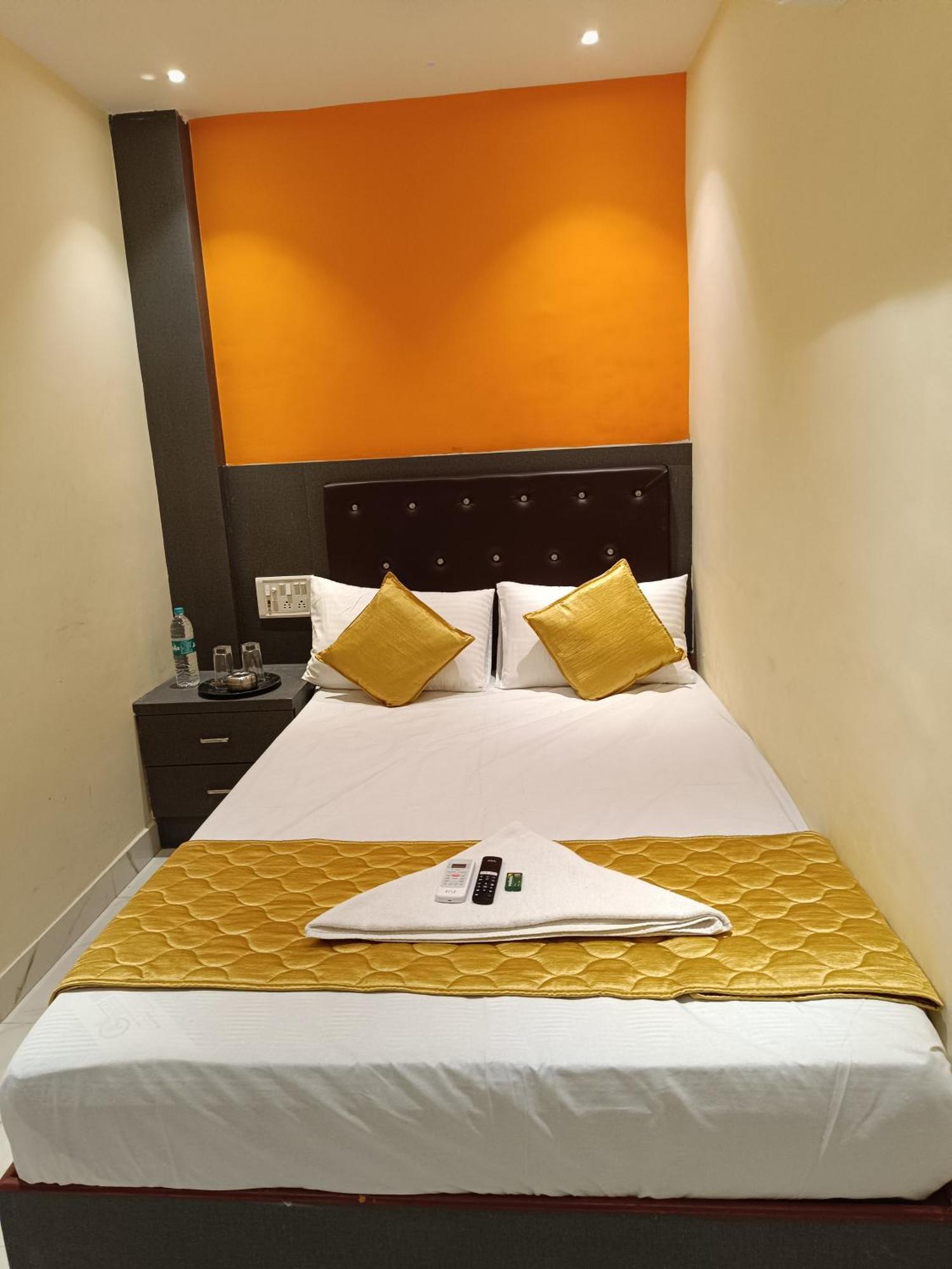 Hotel Powai Residency Мумбаи Экстерьер фото